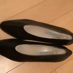 Black Barney’s New York Leather Pumps 8-1/2. Italy